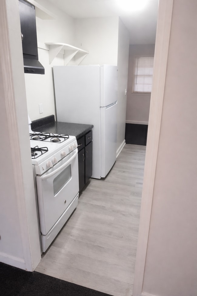 Building Photo - 2810 Carriage Dr