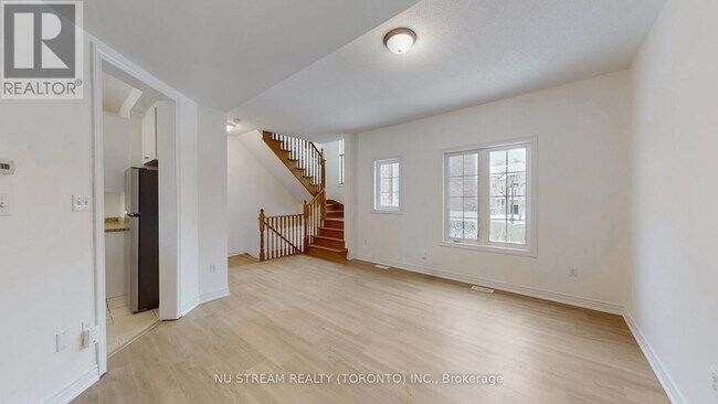 Photo du bâtiment - 15 Old Colony Rd