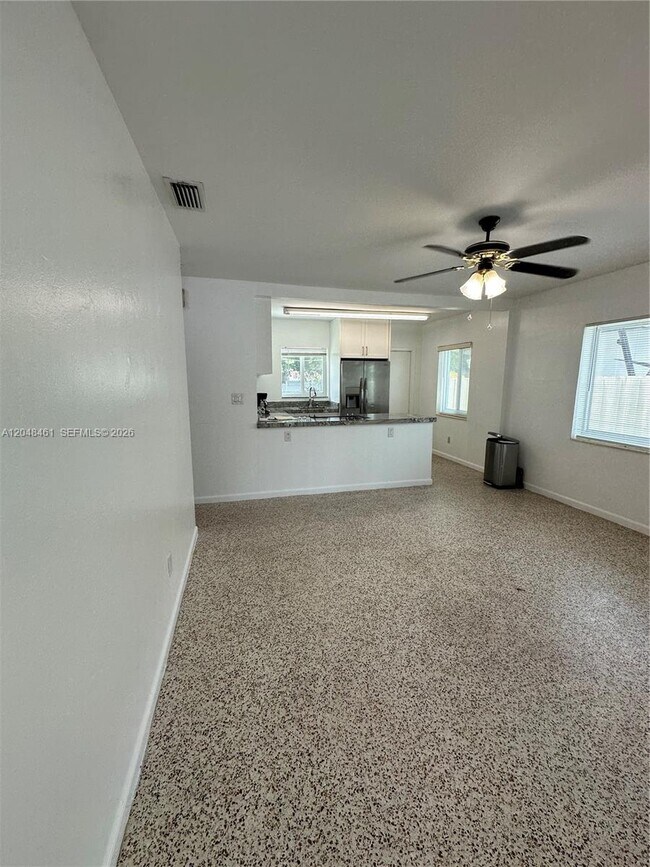 Building Photo - 400 NW 61st Ave