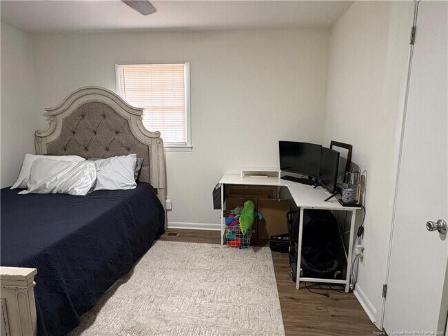 Foto del edificio - 4334 Forest View Dr