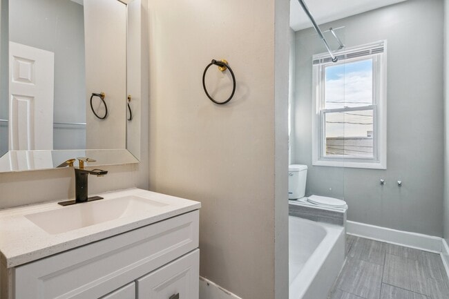 Building Photo - 1243 Washington Blvd