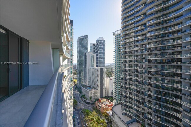 Building Photo - 1010 Brickell Ave