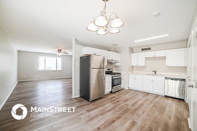 Foto del edificio - 3350 W Country Gables Dr