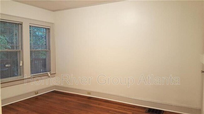 Foto del edificio - 913 United Ave SE