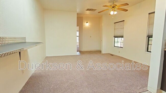 Building Photo - 715 SW 11th St