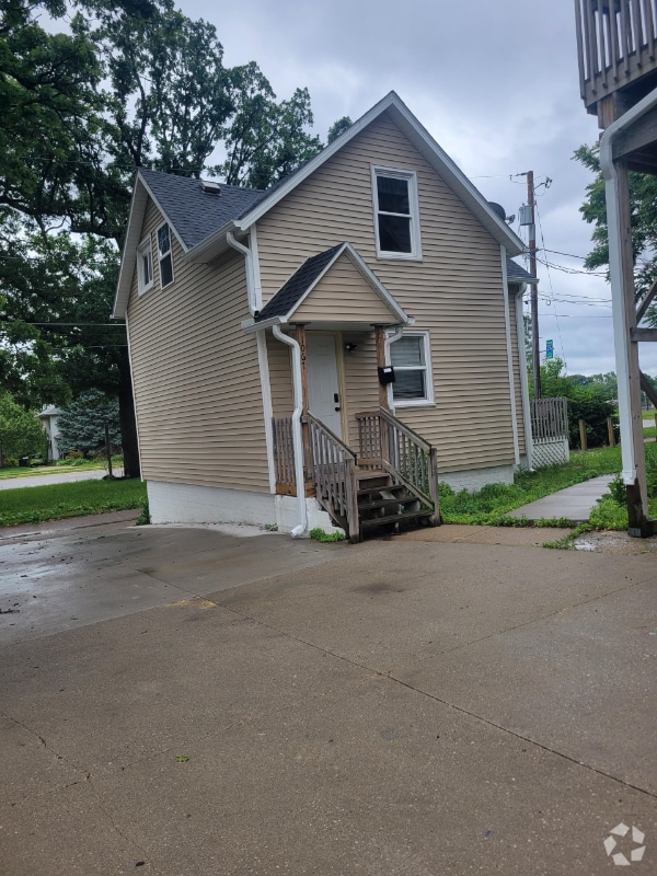 Building Photo - 1067 21st St
