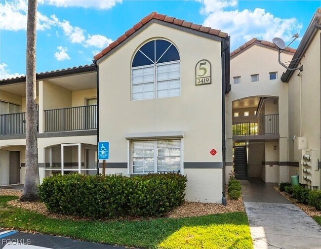 Foto del edificio - 3419 Winkler Ave