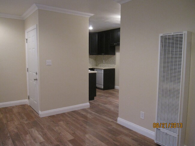 Foto del edificio - 211 Seal Beach Blvd