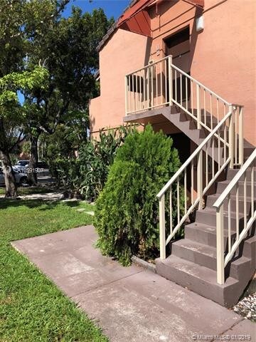 Foto del edificio - 7075 NW 179th St