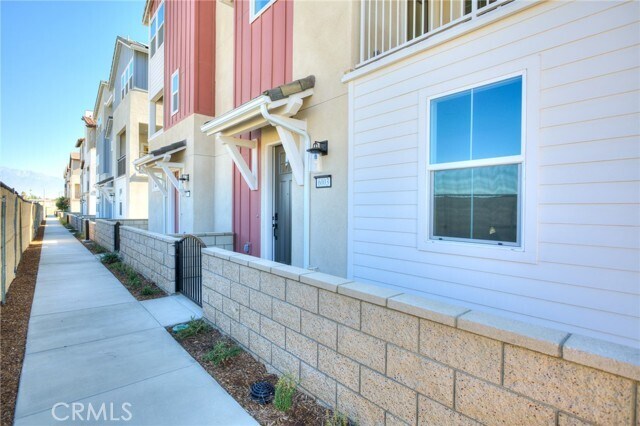 Building Photo - 6003 Huntington Dr