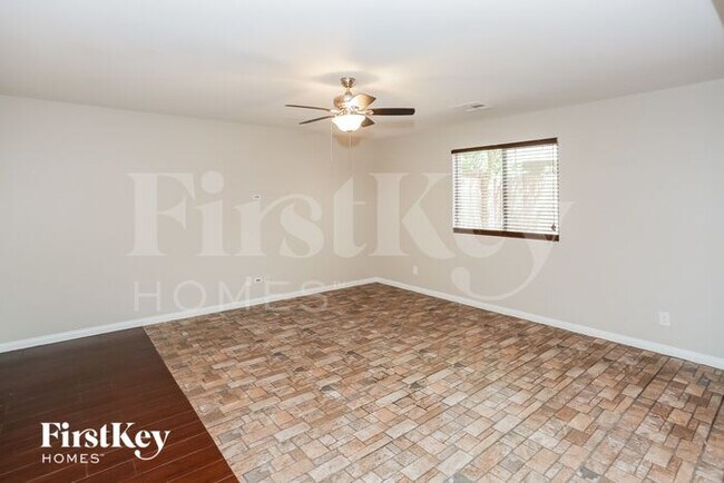 Foto del edificio - 10752 Knickerbocker Ave