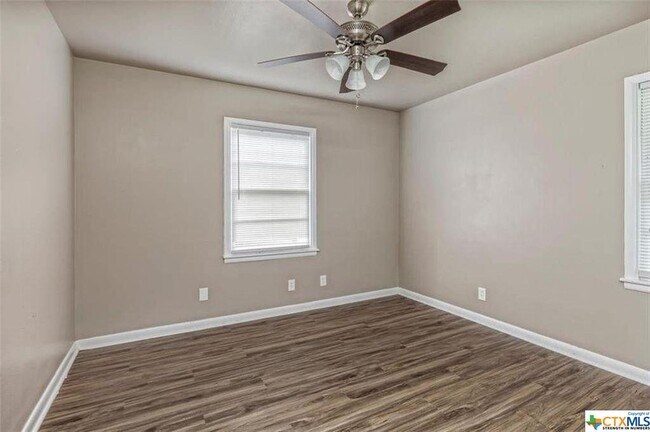 Foto del edificio - 1906 S 51st St