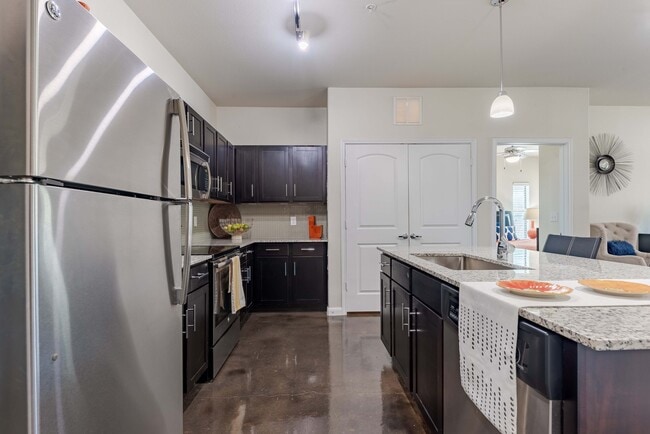 Kitchen Islands in Select Apartments - Legacy Brooks
