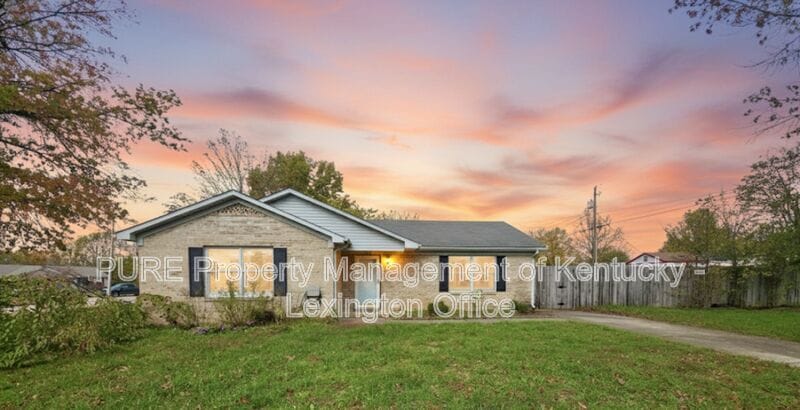 Primary Photo - 305 Williamsburg Dr