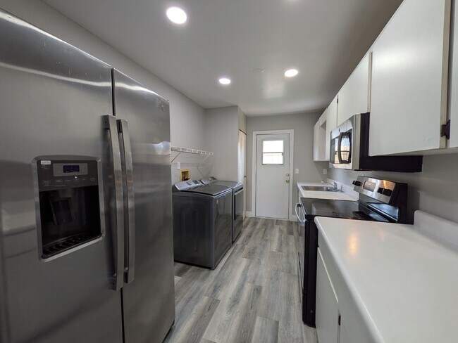 Building Photo - 3/2 Condo in Altamone Springs
