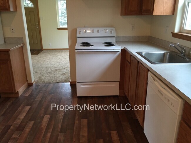 Building Photo - 2 Bedroom Home in Sandy Oregon