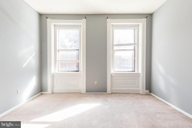 Building Photo - 540 N 4th St
