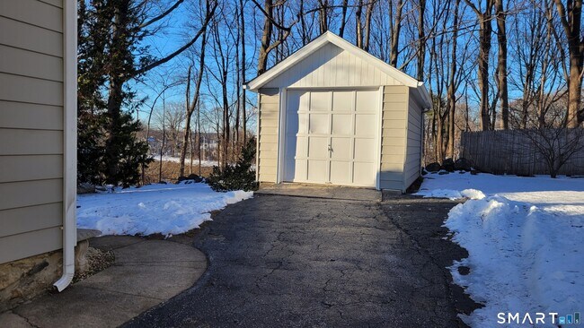 Foto del edificio - 10 Olmstead Pl