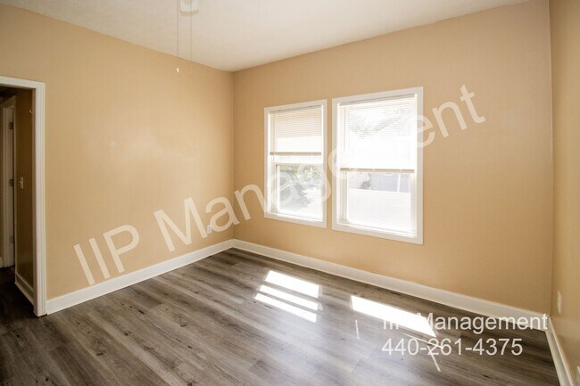 Foto del edificio - 3297 W 110th St