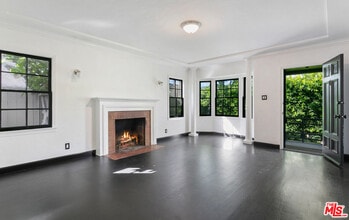 Building Photo - 508 N San Vicente Blvd