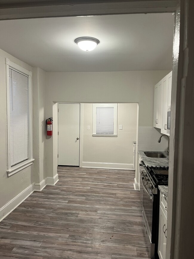 Photo - 644 W Russell St House