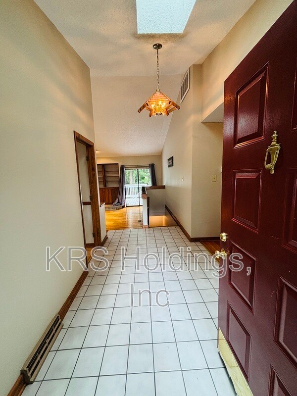 Foto del edificio - 8416 Summit Acres Dr