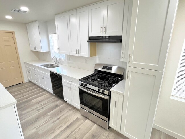 Foto del edificio - 5769 Eugene St