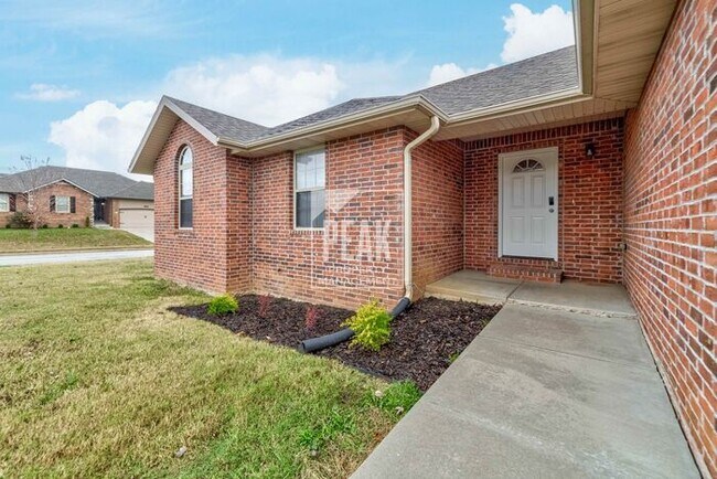 Building Photo - Beautiful Springfield home ready for rent!