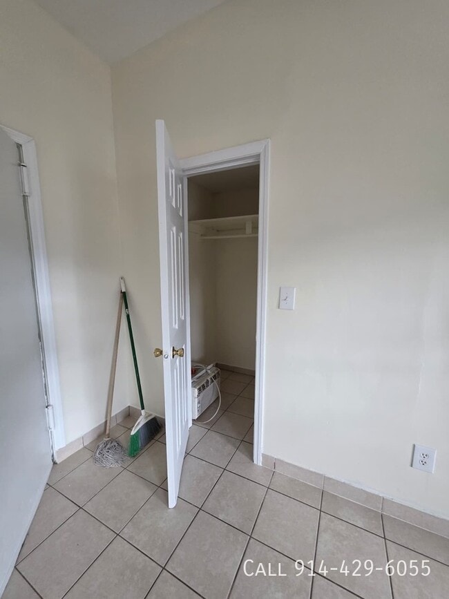 Building Photo - 349 Walnut St