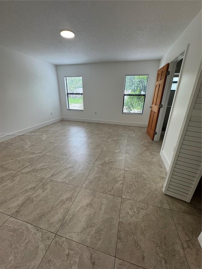 Building Photo - 15730 SW 103rd Ave