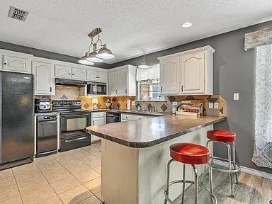 Building Photo - 121 Haby Dr