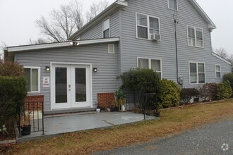 Building Photo - 6213 Shady Side Rd