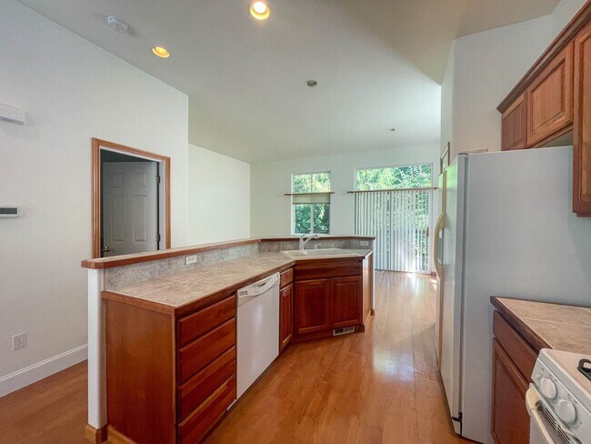Building Photo - 3bd/3ba Bellevue Home