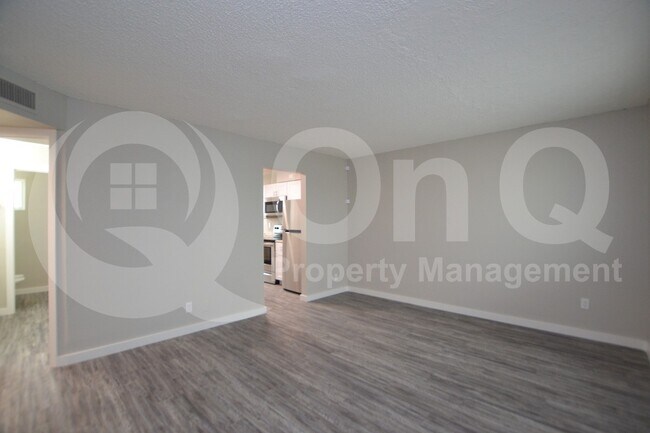 Foto del edificio - 2202 W Devonshire Ave