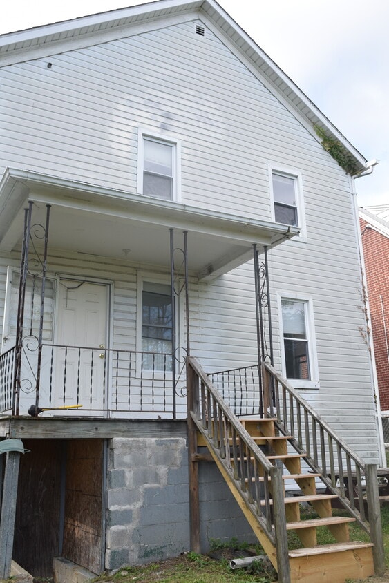 130 Center st, Frostburg, MD 21532 House Rental in Frostburg, MD