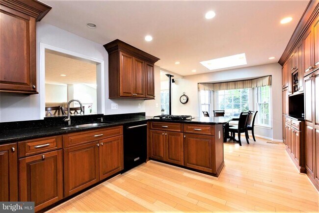 Foto del edificio - 9808 Korman Ct