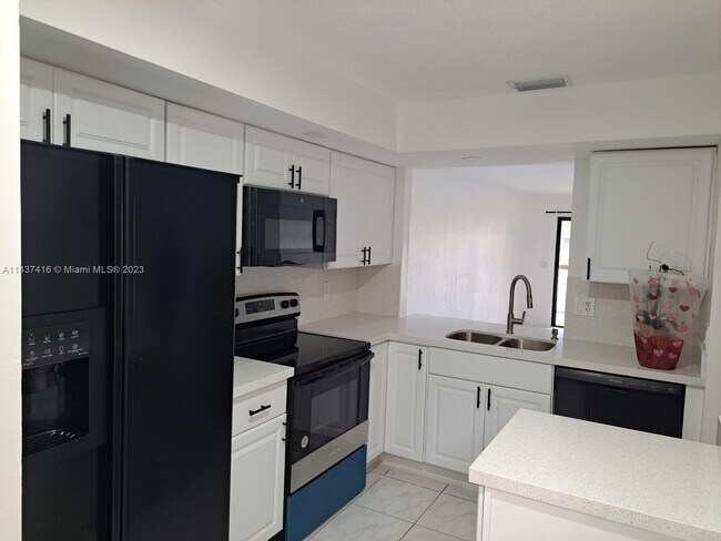 Foto del edificio - 2531 NW 56th Ave