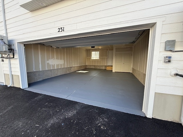 large 2 car garage - 231 N Halford Ave