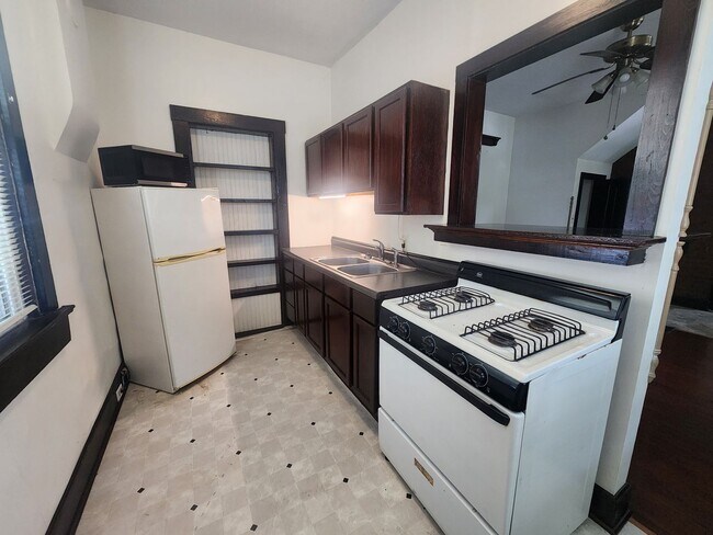 Foto del edificio - 248 S 9th St