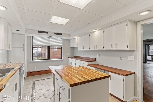 Foto del edificio - 3 br, 1 bath House - 1945 W Beckert Avenue