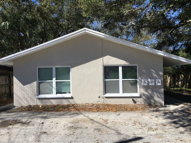 Building Photo - 805 10th St SW