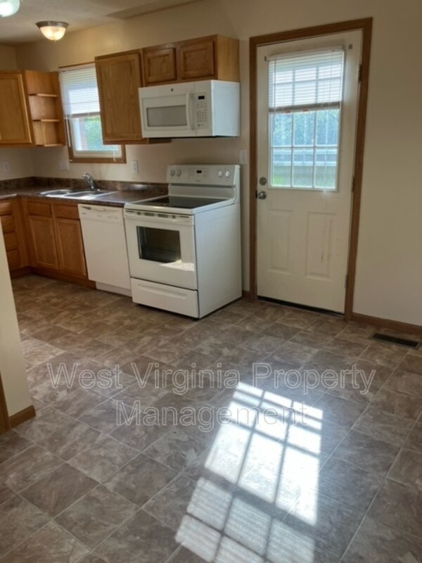 Building Photo - 152 Cardinal Wy
