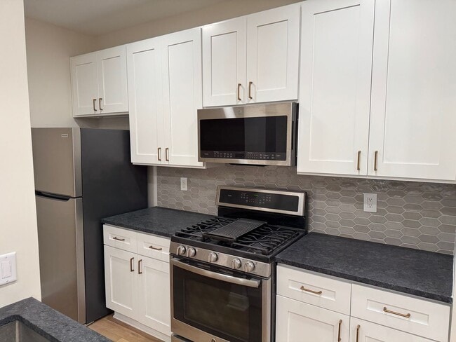 Building Photo - Nob Hill 2 Bedroom 2 Bath renovated Condo in Manayunk for rent $2,495/month