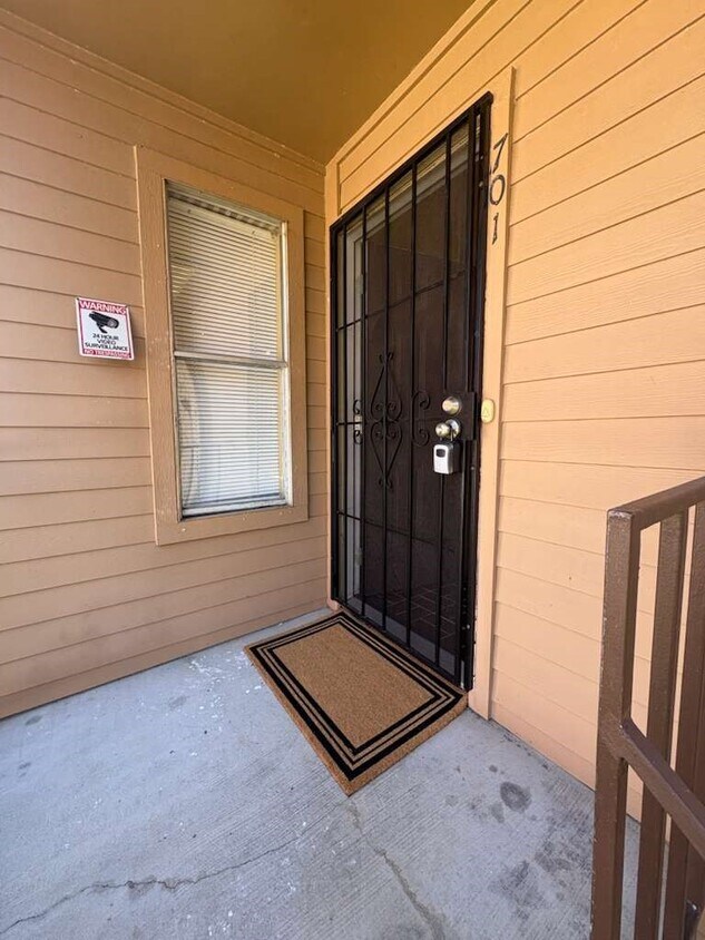 Primary Photo - 10555 Turtlewood Ct