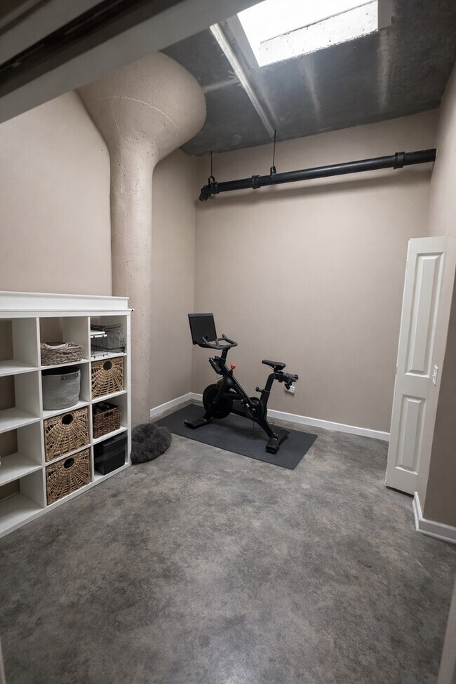 Foto del edificio - 3963 W Belmont Ave