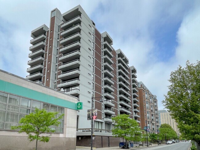Foto del edificio - 566 Commonwealth Ave