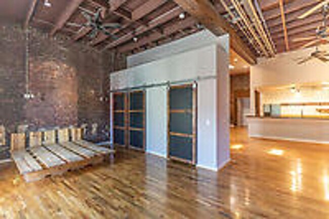 Foto del edificio - New Listing!