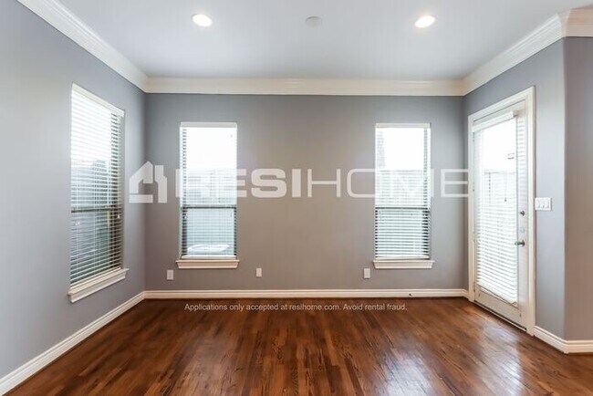 Foto del edificio - "Welcome Home! Get 1 month FREE RENT when ...