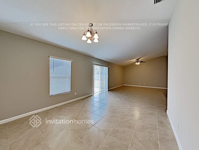 Foto del edificio - 347 NW Bayshore Blvd