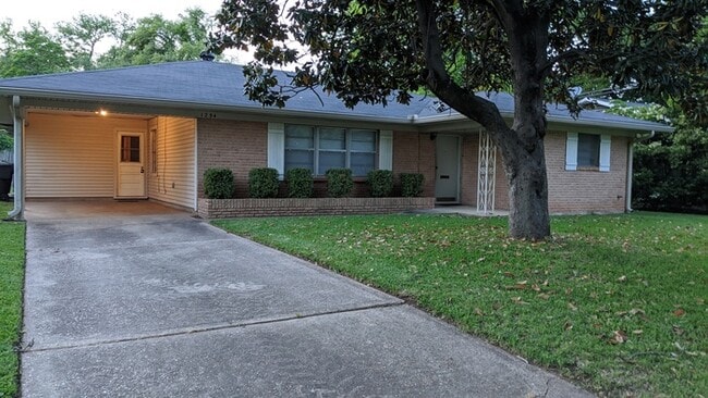 Building Photo - Lease To Own